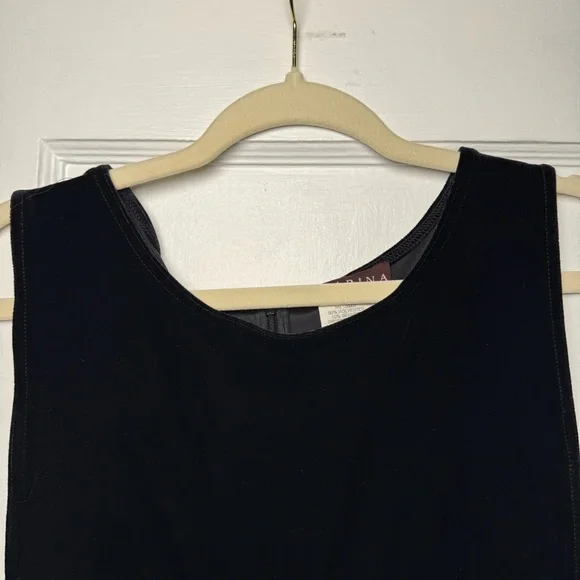 Vintage Marina Elegant Black Sleeveless Velvet Formal Beaded Dress Size 8 Maxi